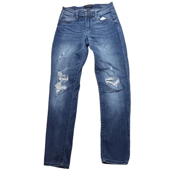 Judy Blue Women's 3/26 Distressed Destroyed Medium Wash Boyfriend Fit Jeans - Picture 2 of 7